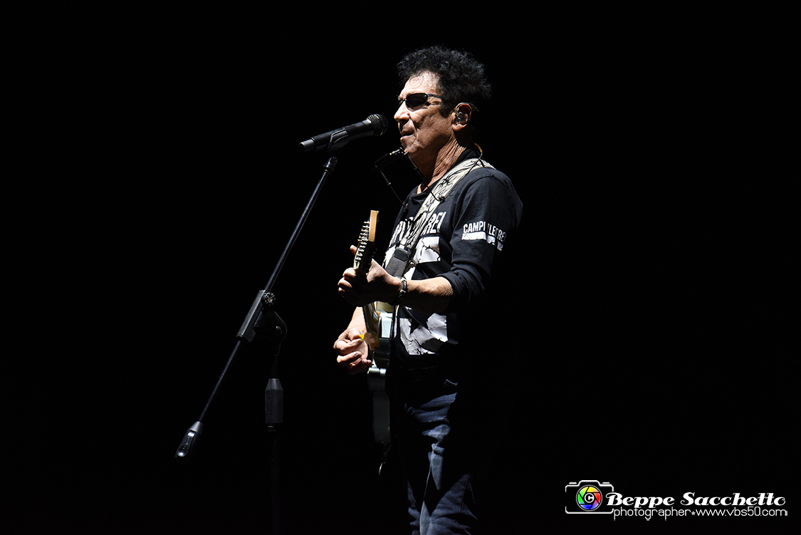 VBS_3964 - Concerto Edoardo Bennato - Peter Pan Rock 'n' Roll Tour.jpg